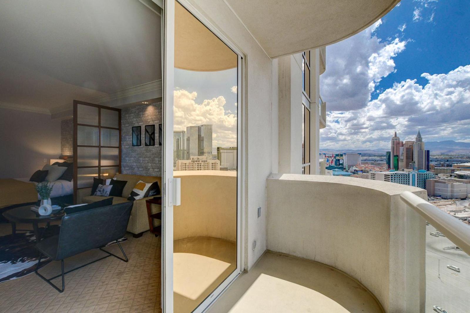 Premium Suite Mgm Signature High Flr Balcony Strip View Las Vegas Exterior photo